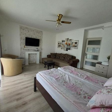 Kardos Apartman Debrecen Bagian luar foto